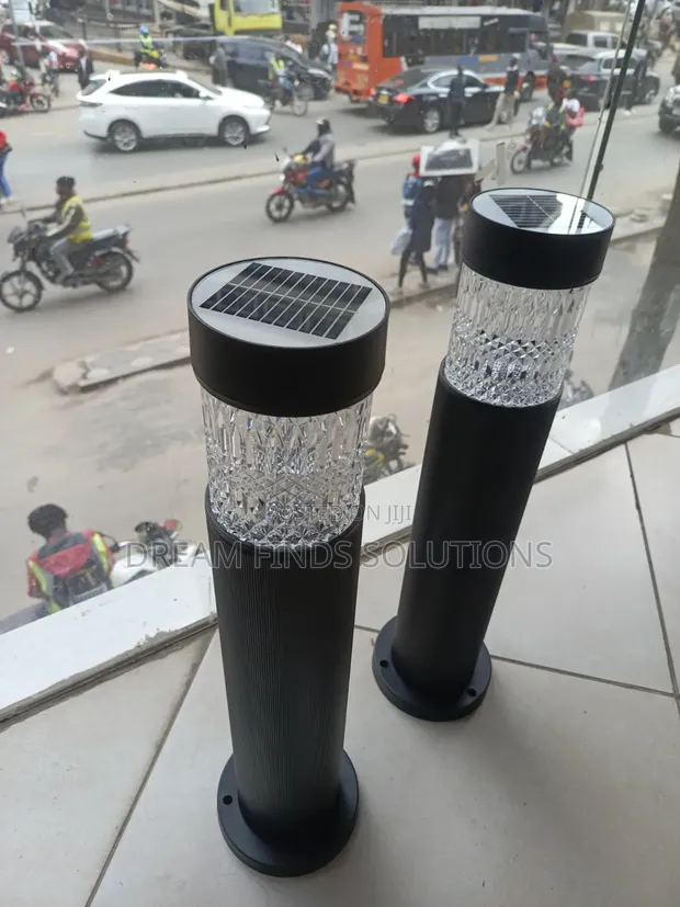 Aurora Crystal Walkway Lamp (Solar/AC) - 1