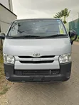 Toyota HiAce 2019 Nyeusi - 3