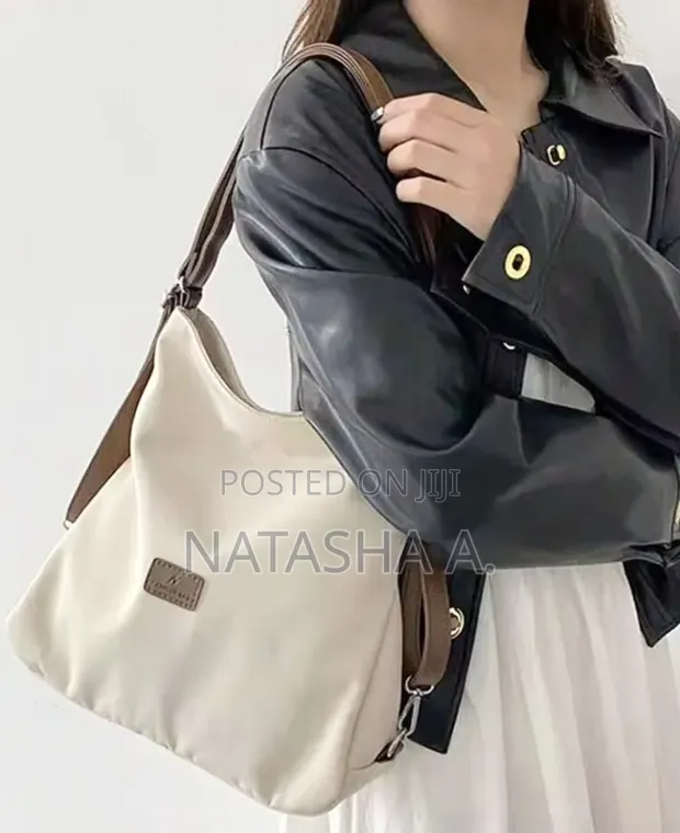 Canvas Tote Bag - Mtindo wa Chuo wa Minimalist - 1