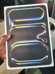 Apple iPad Pro 11-inch (2024) 512GB Grey - 3