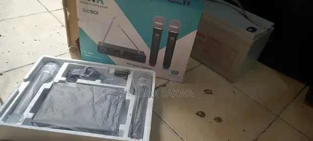BNK BK901 Mfumo wa Maikrofoni Mbili za Wireless - 1