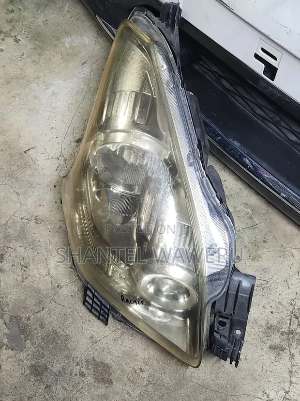 2008 Toyota Ractis Xenon Headlight - 1
