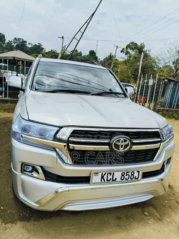 Toyota Land Cruiser 4.6 V8 ZX 2011 Silver - 1