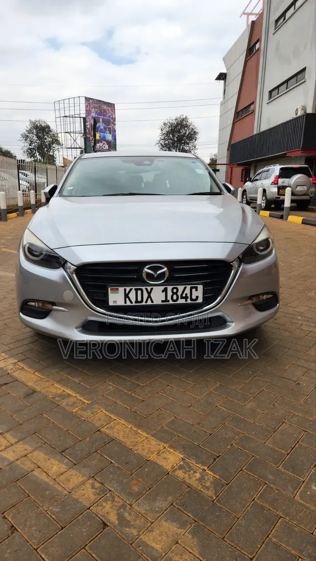 Mazda Axela 2018 Silver - 1