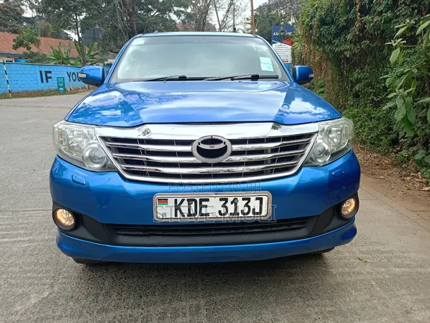 Toyota Fortuner 3.0 D AWD 2012 Blue - 1