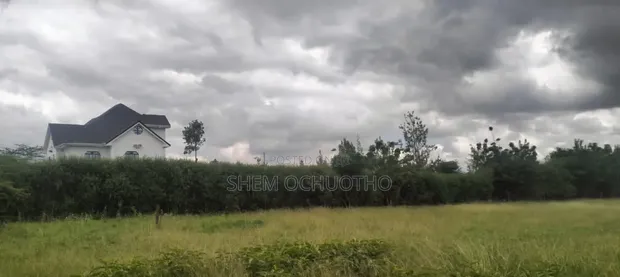 Eneo la 1 Acre Linauzwa Kitengela Town - 1