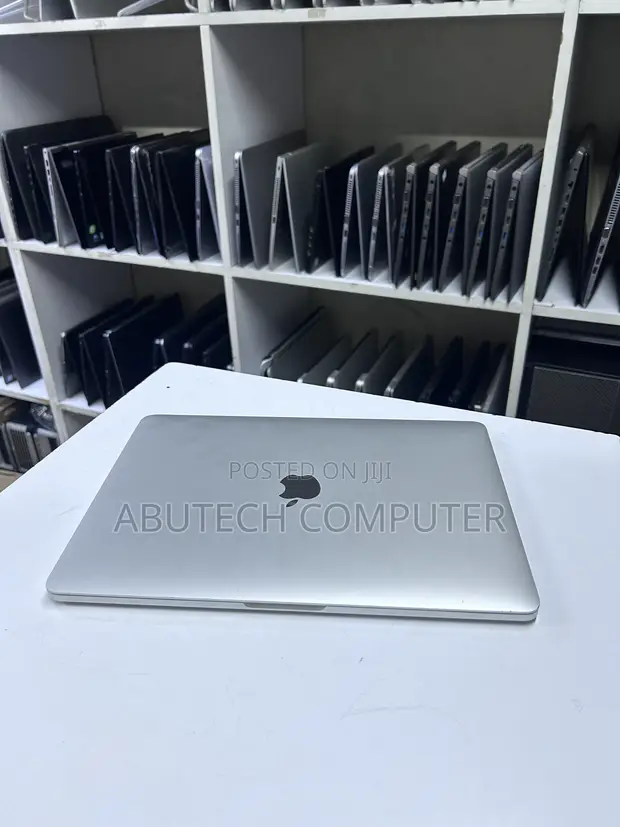Apple MacBook Pro 2019 8GB RAM 256GB SSD - 1