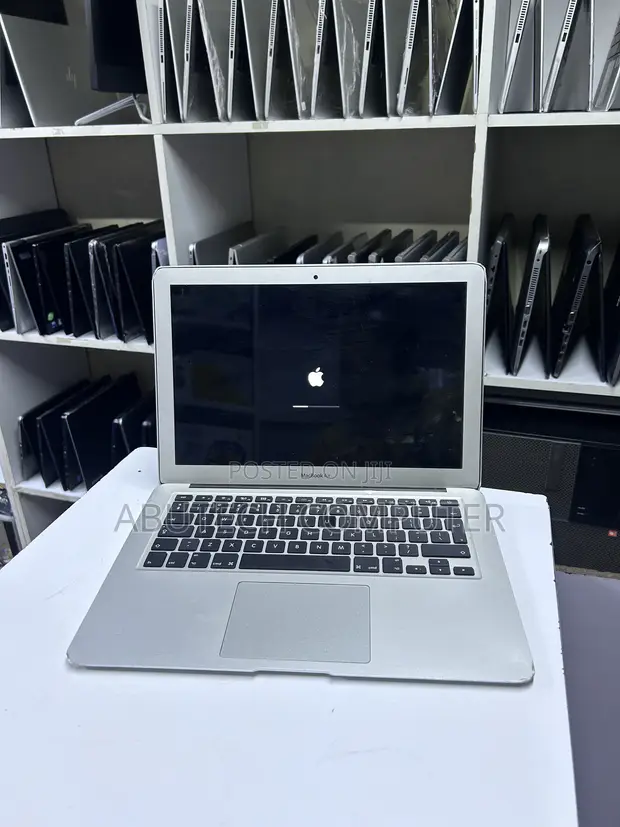 Apple MacBook Air 2017 8GB RAM 128GB SSD - 1