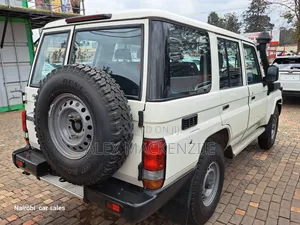 Toyota Land Cruiser 2024 Nyeupe Mpya