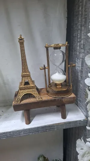 Kipima Saa cha Eiffel Tower cha Mapambo