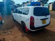 Toyota Probox 1.5 DX 2WD 2010 - 2
