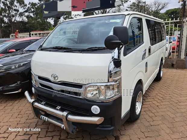 Toyota HiAce 2013 White - 1