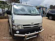 Toyota HiAce 2013 White - 5