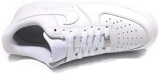 Stylish White Nike Sneakers - Unisex - 1