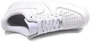 Stylish White Nike Sneakers - Unisex