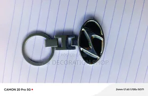 Hyundai Durable Metal Key Holder with Polished Silver Coating