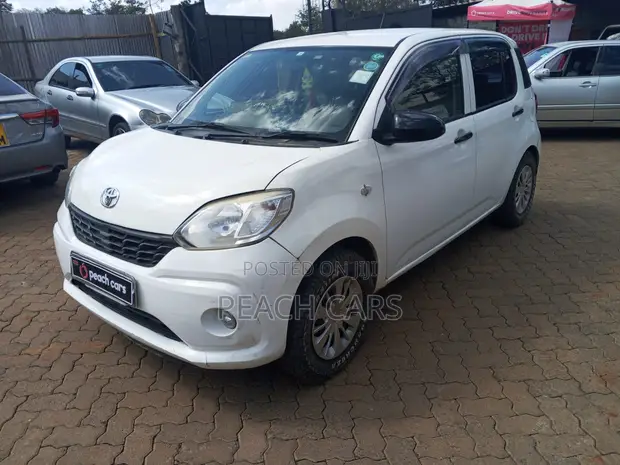 Toyota Passo 2018 White - 1