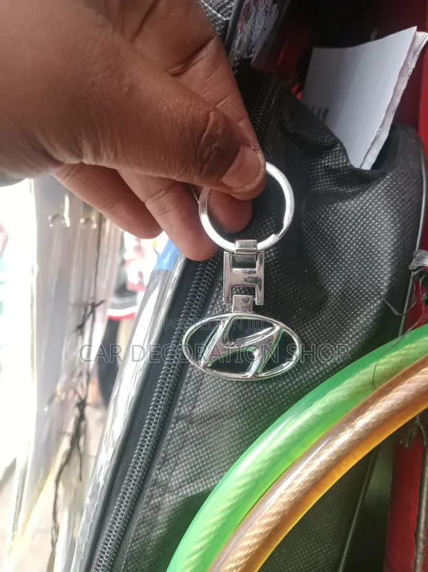 Polished Metal Alloy Hyundai Stylized Key Chain - 1