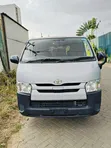 Toyota HiAce 2019 Nyeupe - 1