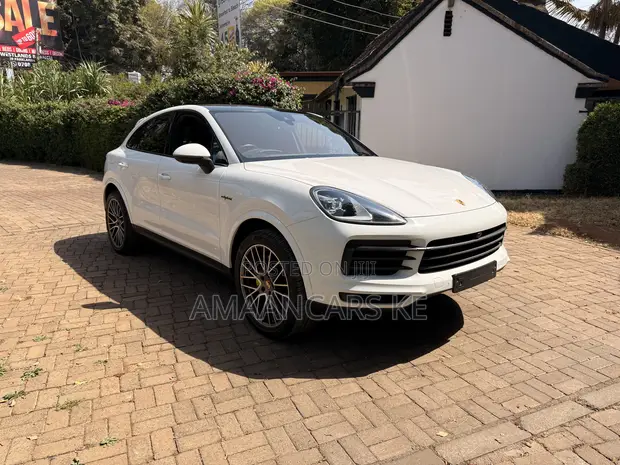 2022 Porsche Cayenne E-Hybrid Coupe - 1
