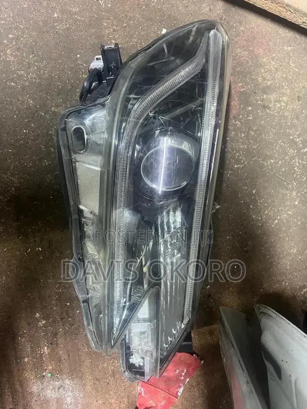 Toyota Mark X Headlight (Japan Import) - 1