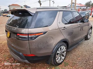 Land Rover Discovery HSE 2017 Dhahabu
