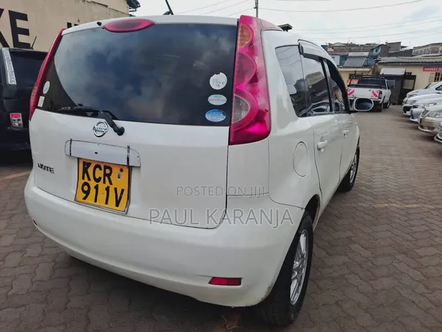 Nissan Note 2011 Rangi ya L Pearl - 1