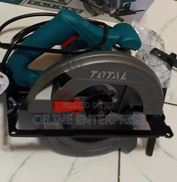 Total 1200W Circular Saw - 185mm Blade - 1
