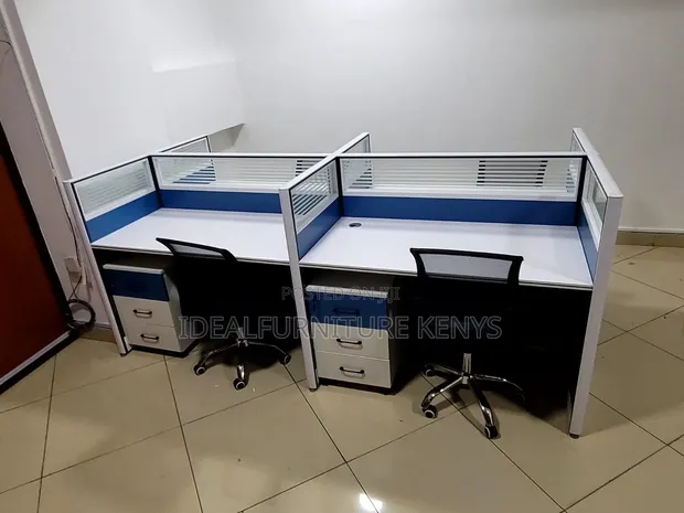 Ofisi ya 4-Way Workstation Cluster - Nyeupe & Bluu - 1