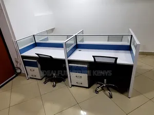 Ofisi ya 4-Way Workstation Cluster - Nyeupe & Bluu