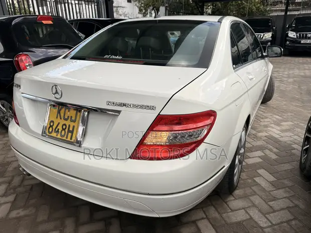 Mercedes-Benz C200 2009 Pearl - 1