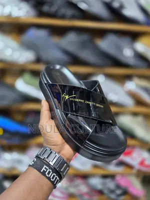 Sandals za Giuseppe Zanotti za Patent Leather za Crisscross