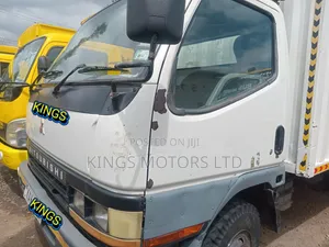 Mitsubishi Canter FE85 Truck (2005)