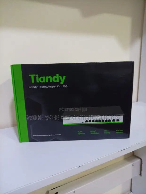 Tiandy 8 Port PoE Gigabit Switch - 1