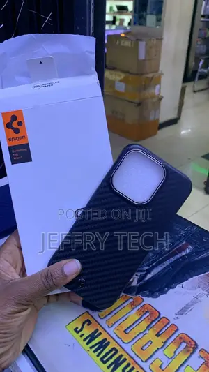 Spigen Carbon-Texture MagSafe Case kwa iPhone 15 Pro