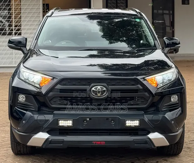 Toyota RAV4 Adventure 2019 Black - 1