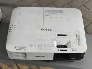 Epson Powerlite 2040 XGA Projector