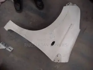 Fender ya Kushoto Suzuki Alto 2012