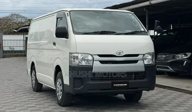 Toyota HiAce Van 2018 - 1
