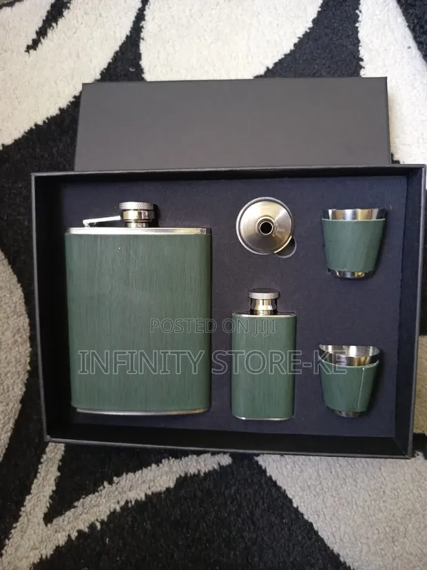 Green Leather Whiskey Flask Gift Set - 1
