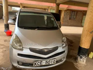 Toyota Ractis 1.3 FWD 2008 Silver
