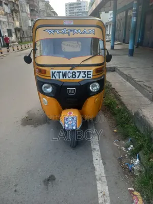 Bajaj RE 2025 Njano