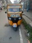 Bajaj RE 2025 Njano - 1