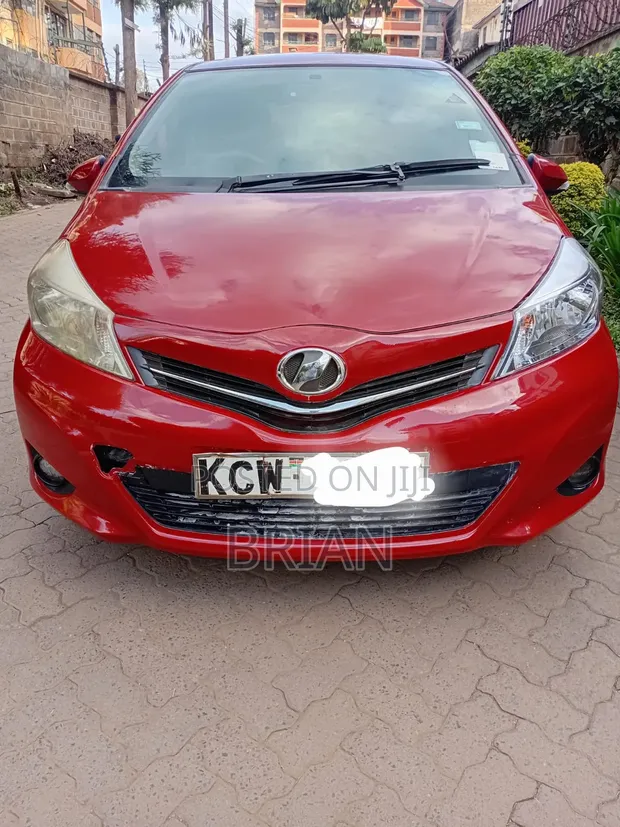 Toyota Vitz 2012 Red - 1