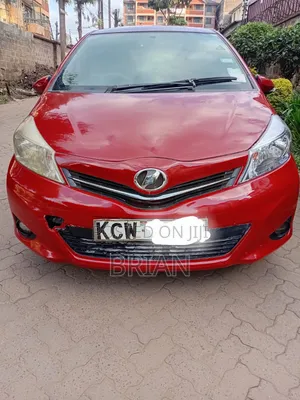 Toyota Vitz 2012 Red