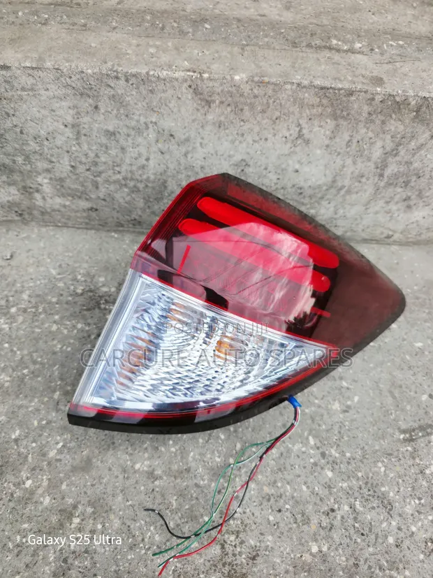 Honda Vezel Tail Back Light - 1