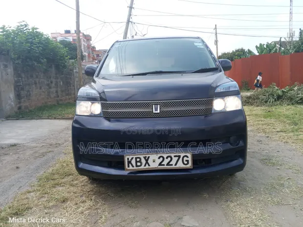 Toyota Voxy 2006 Blue - 1