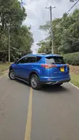 Toyota RAV4 2018 Blue - 2