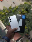 New Samsung Galaxy S24 256GB Gray - 3