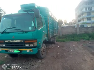 Mitsubishi Fuso Fighter Truck - 2005
